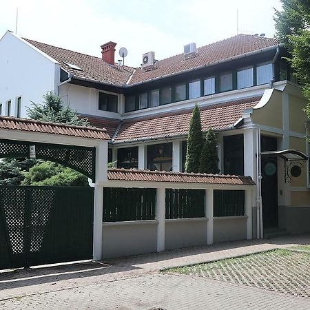 Hotel Szlovák Panzió Bekescsaba Exterior foto
