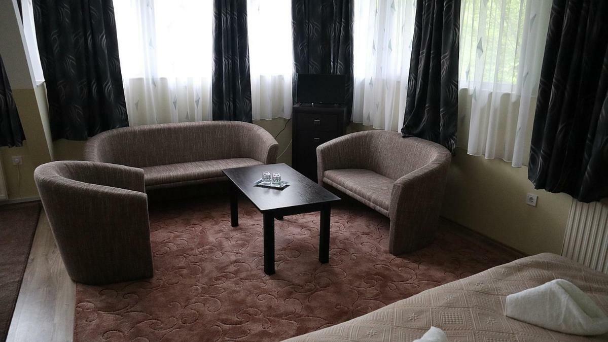 Hotel Szlovák Panzió Bekescsaba Exterior foto