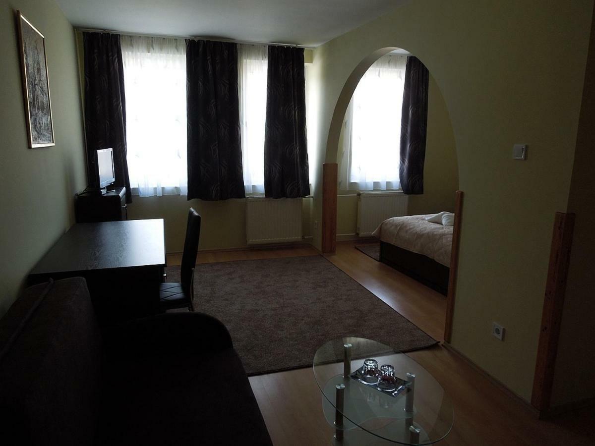 Hotel Szlovák Panzió Bekescsaba Exterior foto