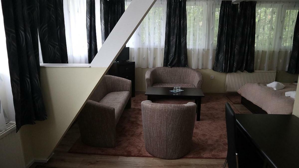 Hotel Szlovák Panzió Bekescsaba Exterior foto